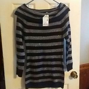 Brand New Juniors size medium Bongo sweater